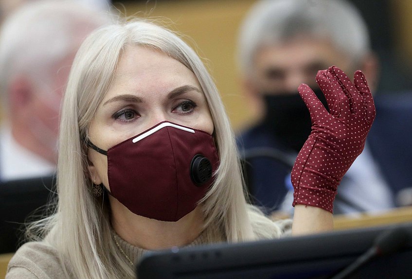 Член Комитета по государственному строительству и законодательству Ирина Белых