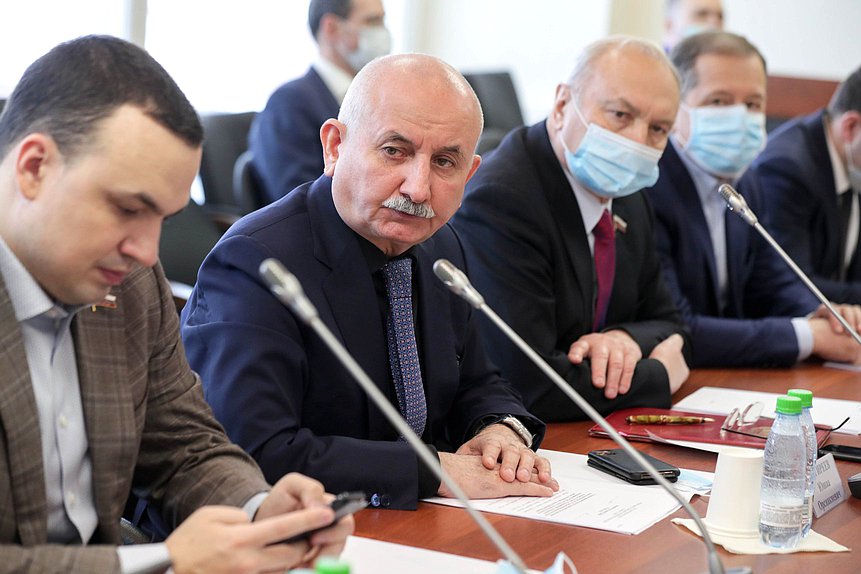 Член Комитета по энергетике Юшаа Газгиреев
