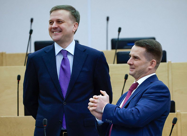 Председатель Комитета по труду, социальной политике и делам ветеранов Ярослав Нилов и Председатель Комитета по региональной политике и местному самоуправлению Алексей Диденко