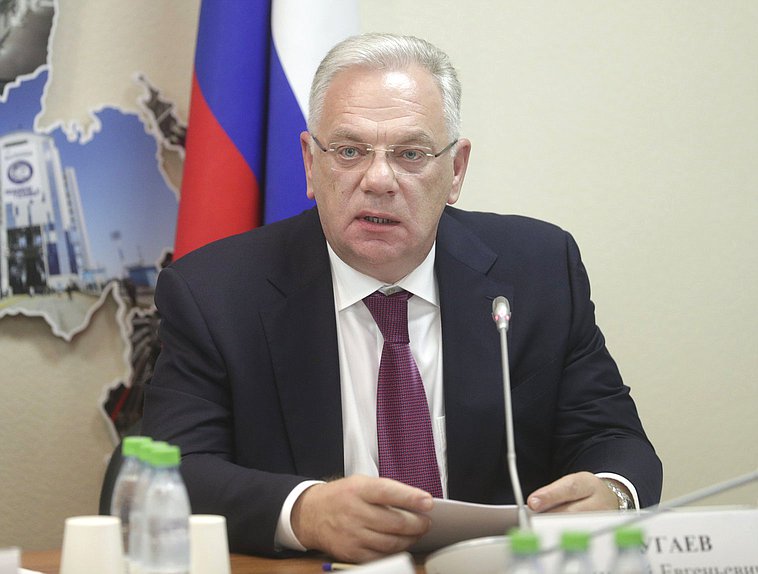Директор Федеральной службы по военно-техническому сотрудничеству Дмитрий Шугаев
