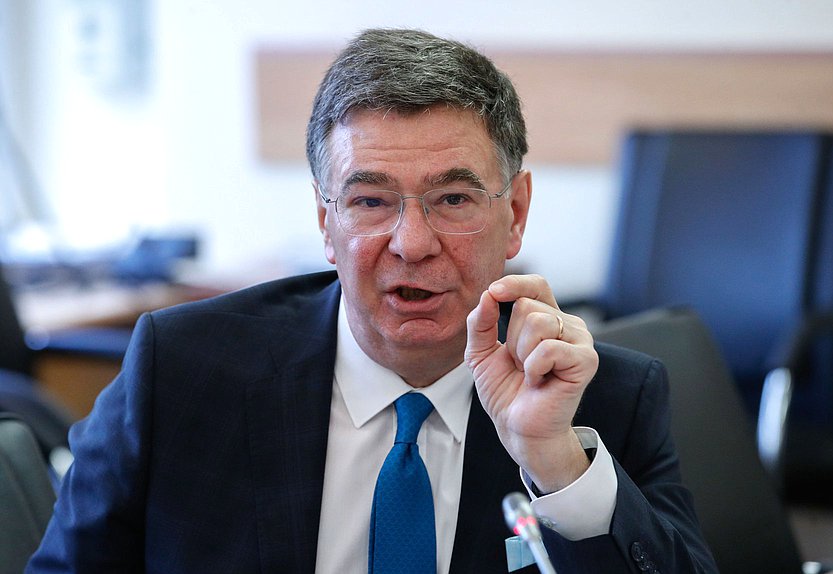 Расширенное заседание Комитета по просвещению с участием Министра просвещения РФ Сергея Кравцова