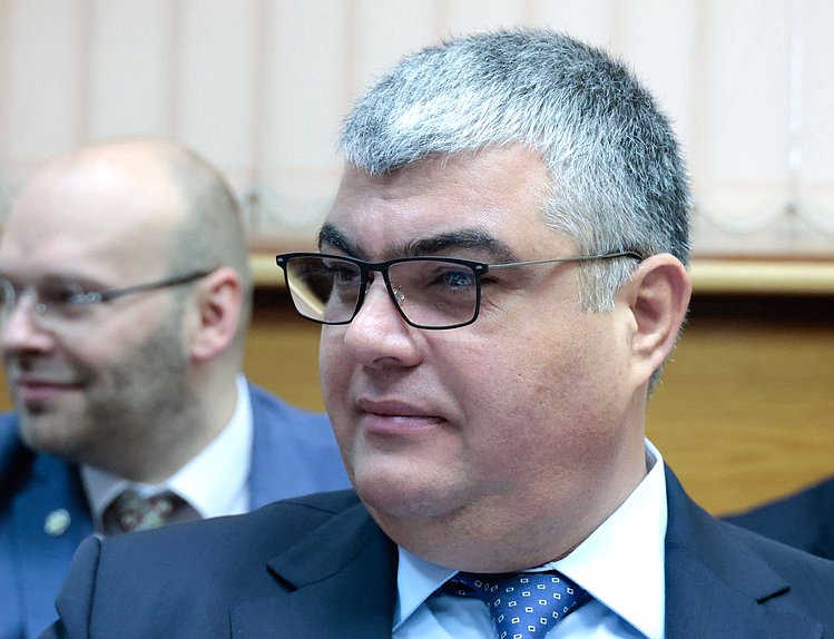 Первый заместитель Председателя Комитета по бюджету и налогам Каплан Панеш