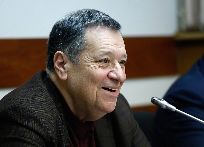 Председатель Комитета по бюджету и налогам Андрей Макаров