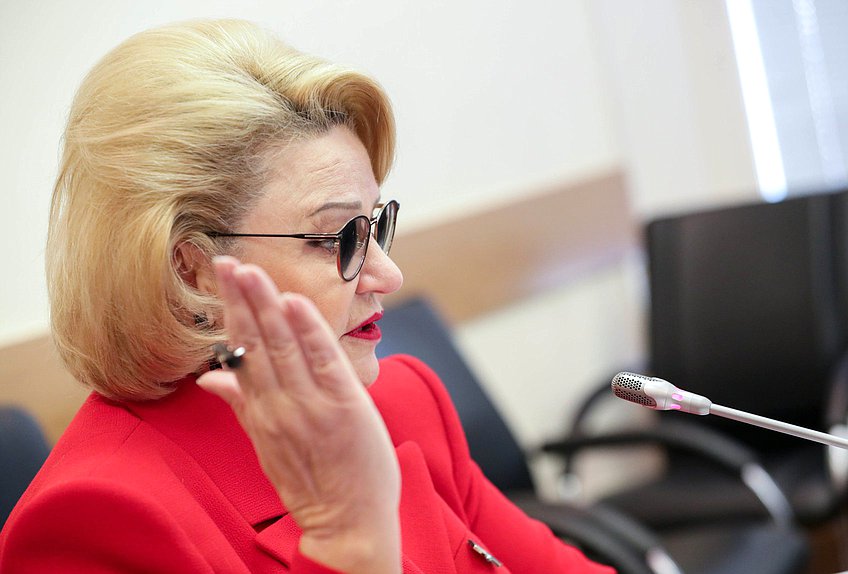 Председатель Комитета по вопросам семьи, женщин и детей Нина Останина