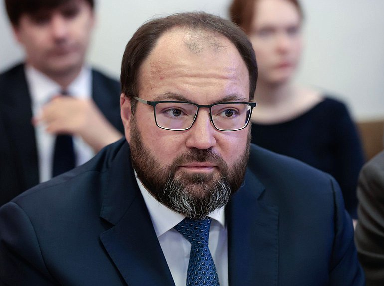 Министр цифрового развития, связи и массовых коммуникаций РФ Максут Шадаев
