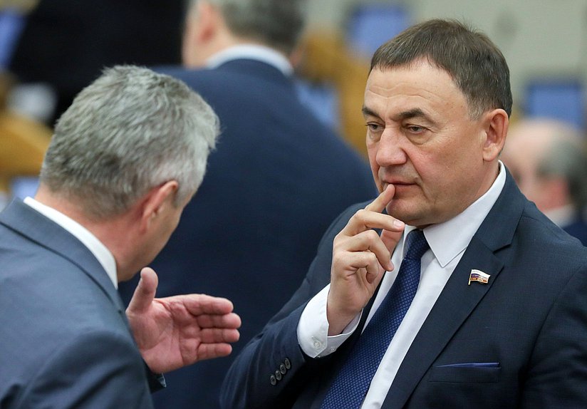 Член Комитета по строительству и жилищно-коммунальному хозяйству Марат Нуриев