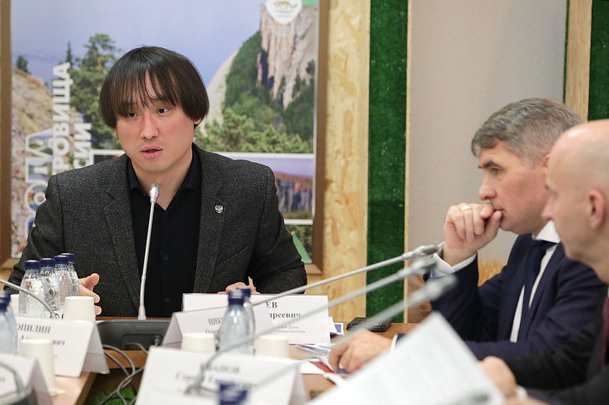 Председатель Комитета по туризму и развитию туристической инфраструктуры Сангаджи Тарбаев