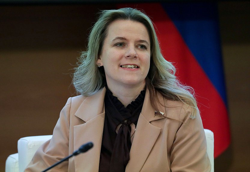 Член Комитета по вопросам семьи, женщин и детей Ольга Коробова