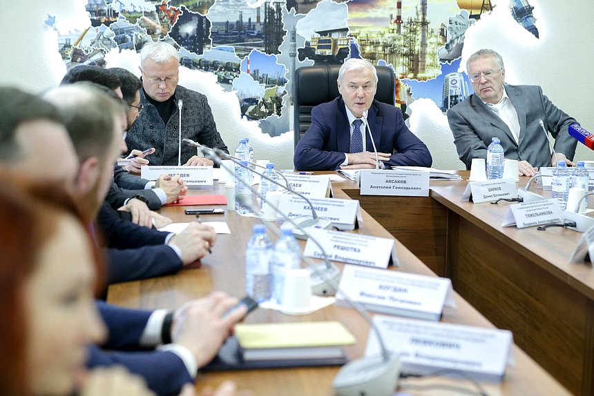 Круглый стол на тему «О государственной политике по борьбе с недобросовестными практиками и возврату незаконно выведенных из России капиталов»