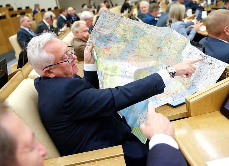 Член Комитета по контролю Леонид Ивлев