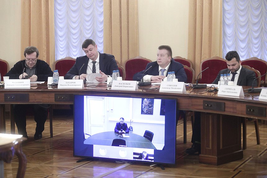 Круглый стол фракции "Новые люди" на тему "Внедрение высокотехнологичных решений на предприятиях Российской Федерации"