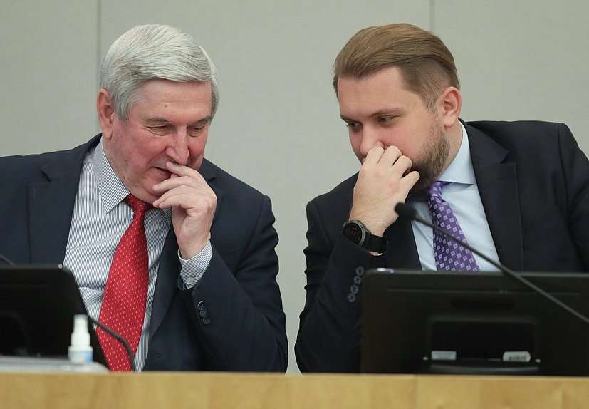 Первый заместитель Председателя Государственной Думы Иван Мельников и заместитель Председателя Государственной Думы Борис Чернышов