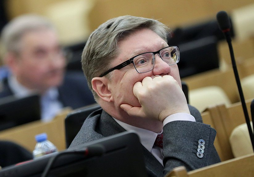 Член Комитета по труду, социальной политике и делам ветеранов Андрей Исаев