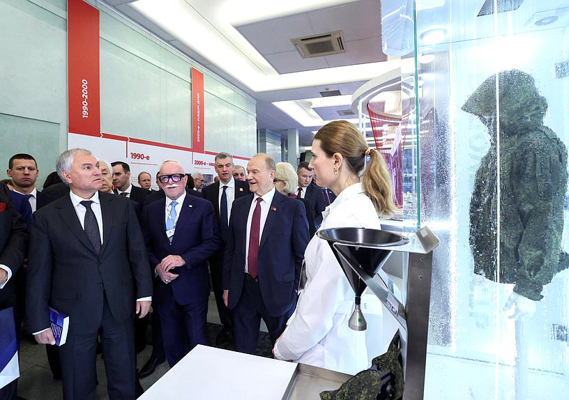 Председатель Государственной Думы Вячеслав Володин и руководитель фракции КПРФ Геннадий Зюганов