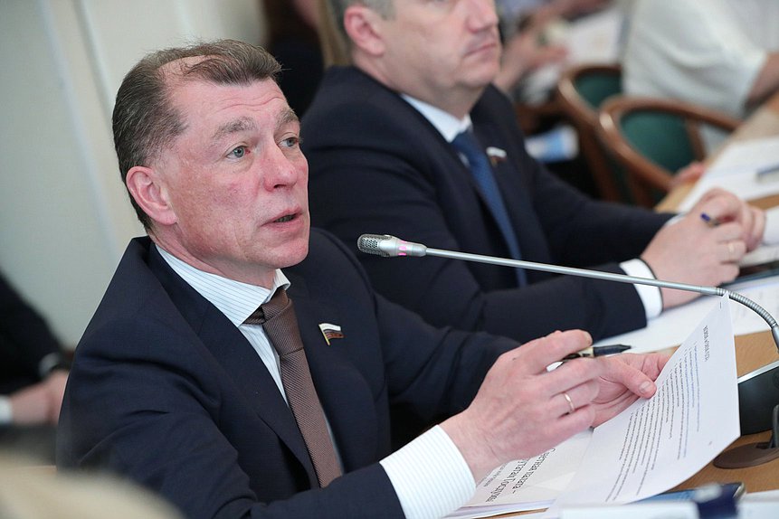 Председатель Комитета по экономической политике Максим Топилин