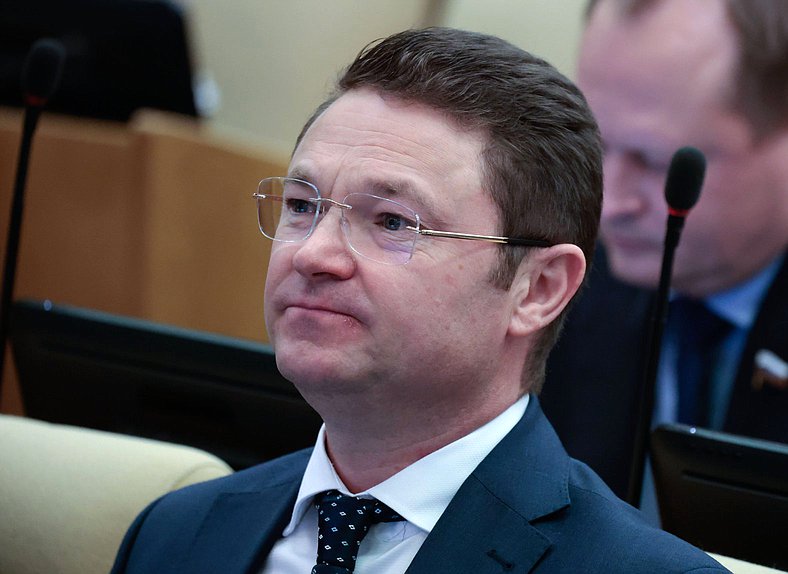 Член фракции "Единая Россия" Юлай Кидрасов