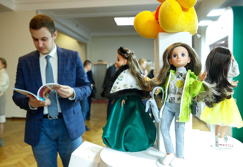 Член Комиссии по Регламенту и обеспечению деятельности Государственной Думы Василий Власов