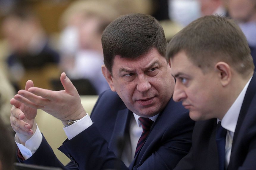 Член Комитета по просвещению Виктор Смирнов