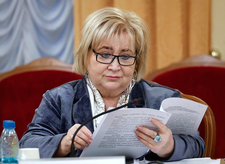 Заместитель Председателя Комитета по защите семьи, вопросам отцовства, материнства и детства Елена Вторыгина