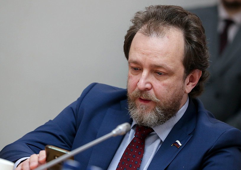 Первый заместитель Председателя Комиссии по Регламенту и обеспечению деятельности Государственной Думы Андрей Кузнецов