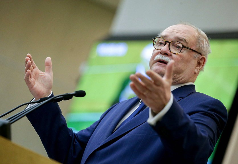 Первый заместитель Председателя Комитета по культуре Владимир Бортко