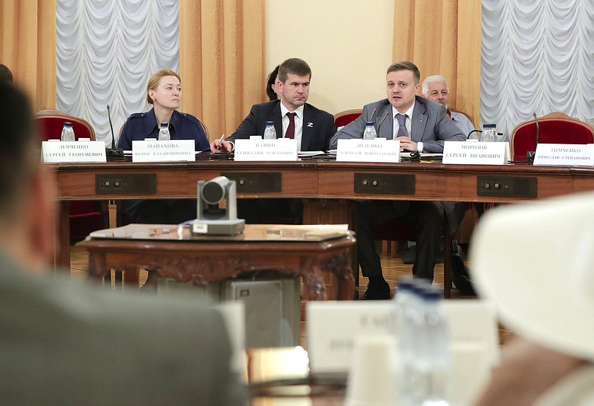 Председатель Комитета по региональной политике и местному самоуправлению Алексей Диденко и Первый заместитель Председателя Комитета Геннадий Панин