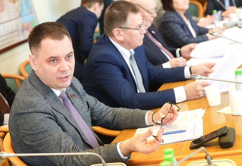 Член Комитета по региональной политике и проблемам Севера и Дальнего Востока Алексей Корниенко