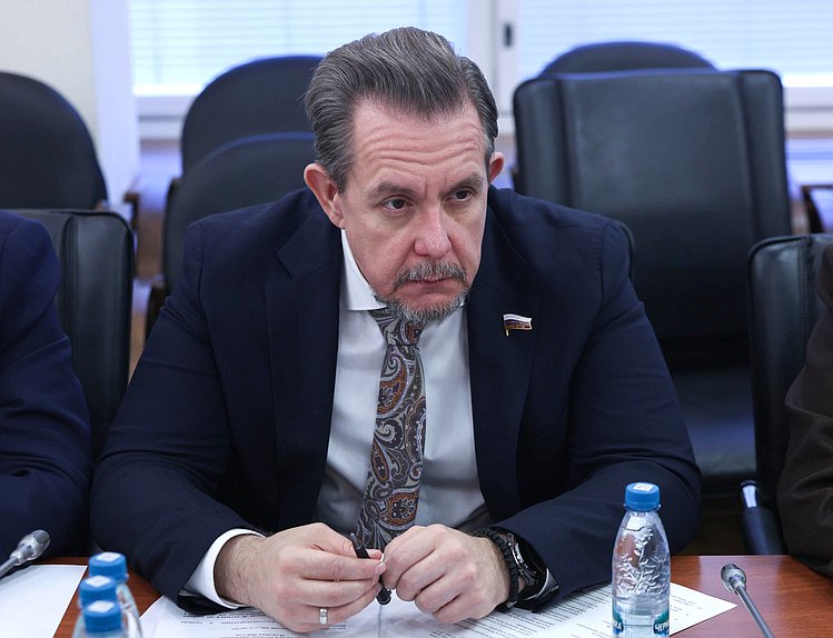 Член Комитета по науке и высшему образованию Александр Асафов