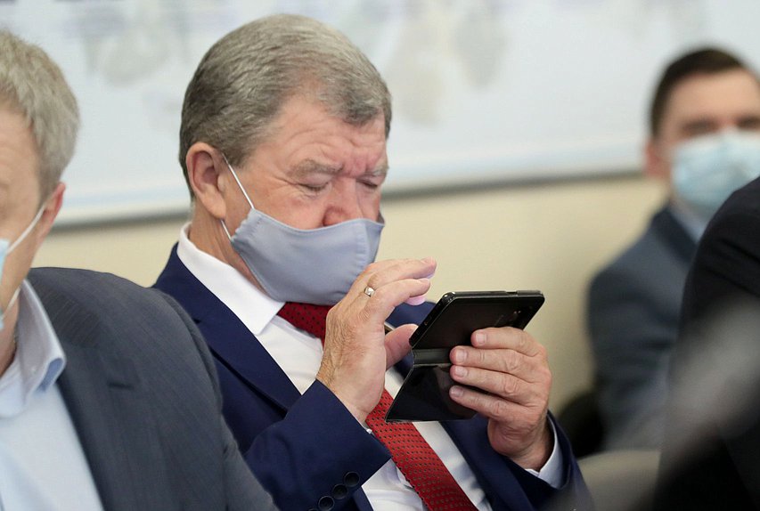 Член Комитета по экономической политике, промышленности, инновационному развитию и предпринимательству Владимир Бокк
