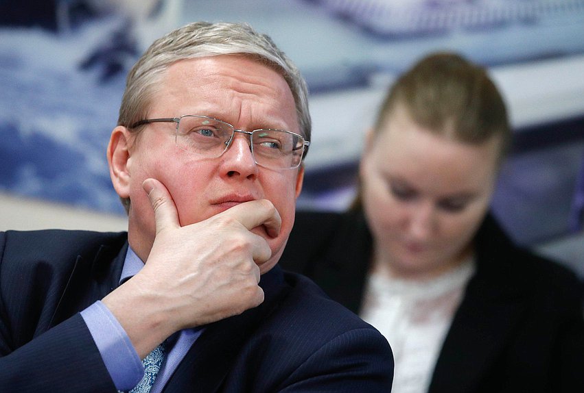 Заместитель Председателя Комитета по экономической политике Михаил Делягин