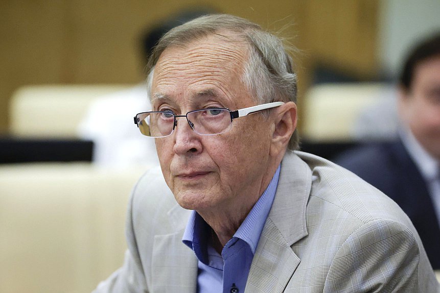 Первый заместитель Председателя Комитета по развитию гражданского общества, вопросам общественных и религиозных объединений Николай Бурляев