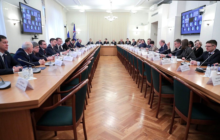 Совместное заседание Комитетов по экологии, природным ресурсам и охране окружающей среды, по энергетике и по вопросам собственности, земельным и имущественным отношениям