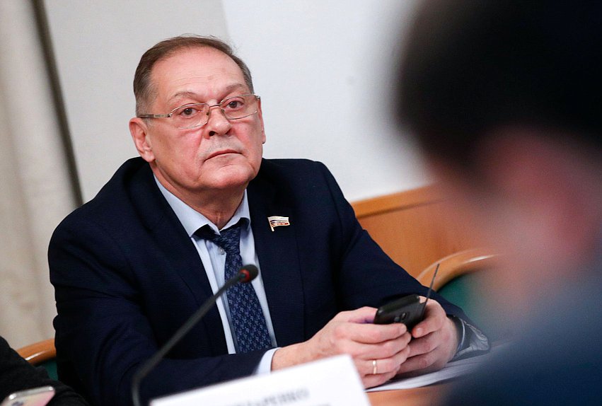 Круглый стол Комитета по строительству и жилищно-коммунальному хозяйству на тему «Механизмы стимулирования рынка жилищного строительства: проектное финансирование и ипотека»