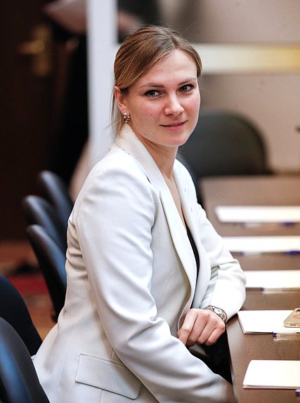 Член Комитета по охране здоровья Юлия Дрожжина