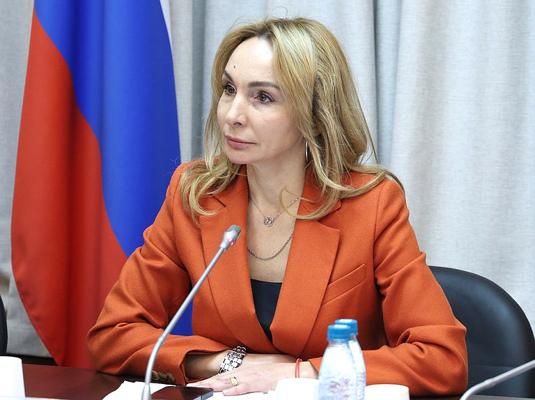 Председатель Комитета по экологии, природным ресурсам и охране окружающей среды Елена Панова