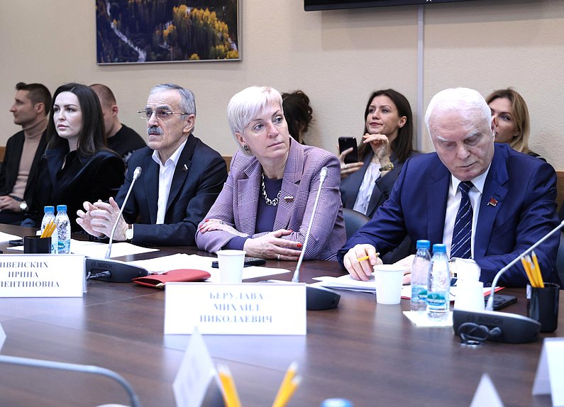 Заседание Комитета по просвещению с участием руководителя Рособрнадзора Анзора Музаева