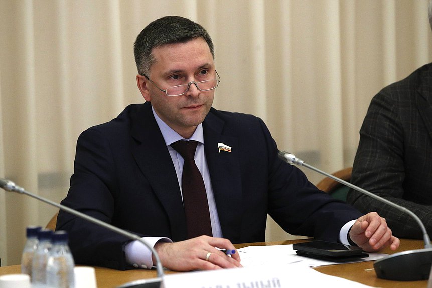 Председатель Комитета по экологии, природным ресурсам и охране окружающей среды Дмитрий Кобылкин