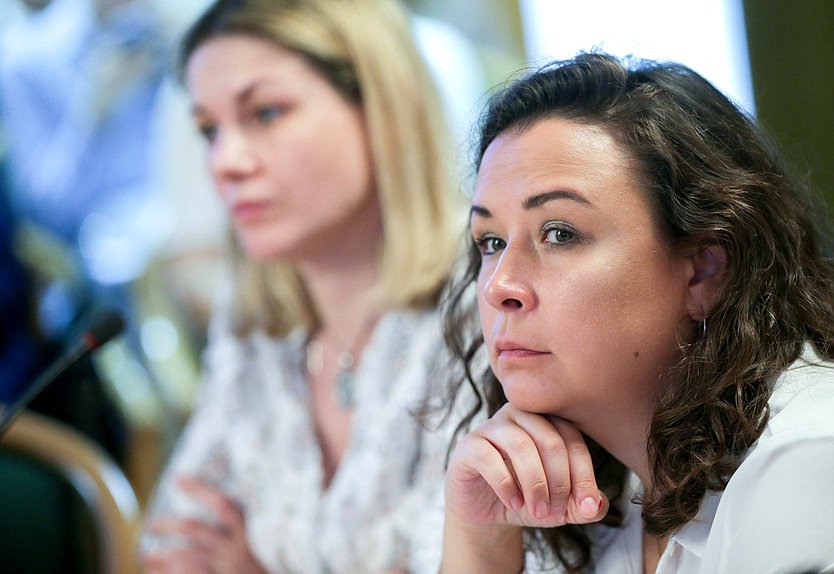 Круглый стол на тему «Проблемы защиты прав граждан, пострадавших от деятельности микрофинансовых организаций и нелегальных кредиторов»
