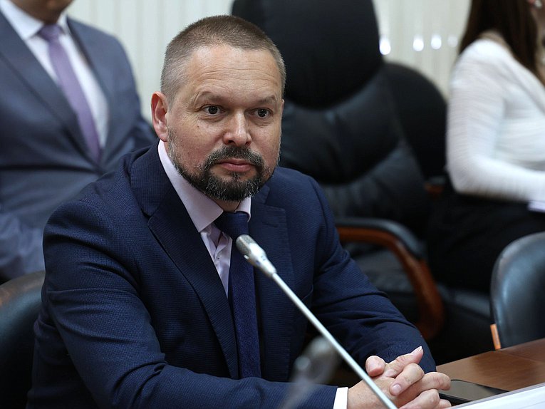Круглый стол на тему «Армения без России и Россия без Армении: причины, результаты и последствия»