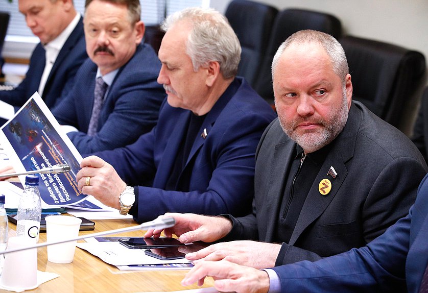 Встреча членов Комитета по развитию Дальнего Востока и Арктики с Министром по развитию Дальнего Востока и Арктики Алексеем Чекунковым