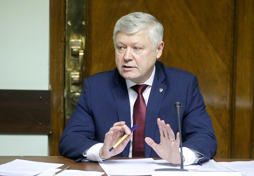 Председатель Комитета по безопасности и противодействию коррупции Василий Пискарев