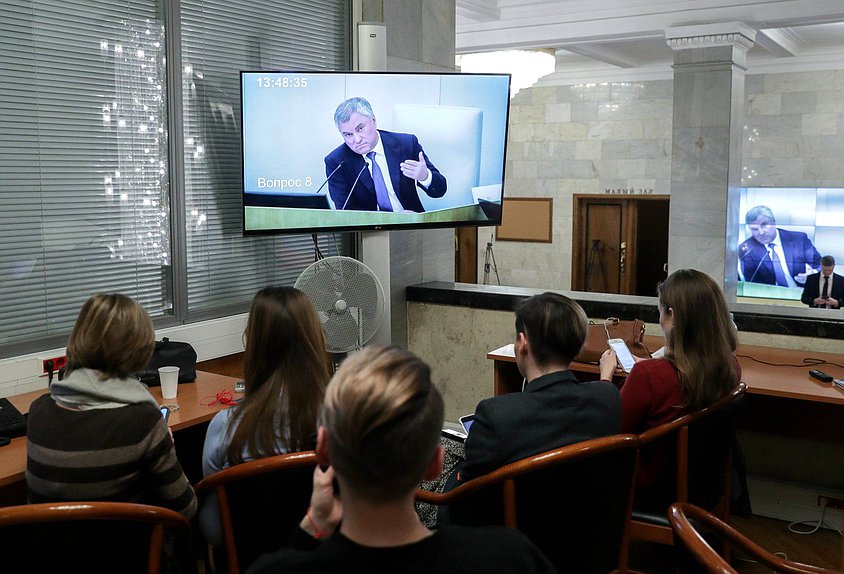 Володин журналисты комната пресс-центр