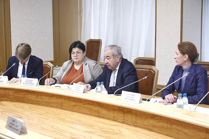 Заседание рабочей группы Комитета по охране здоровья по вопросам сохранения и сбережения репродуктивного здоровья