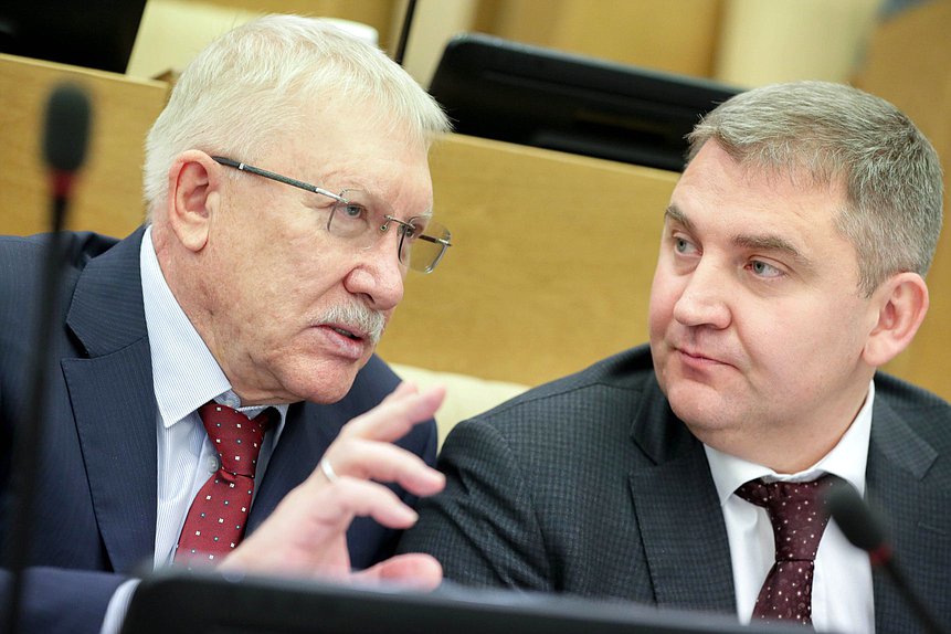 Председатель Комитета по контролю Олег Морозов и заместитель Председателя Комитета Дмитрий Ламейкин