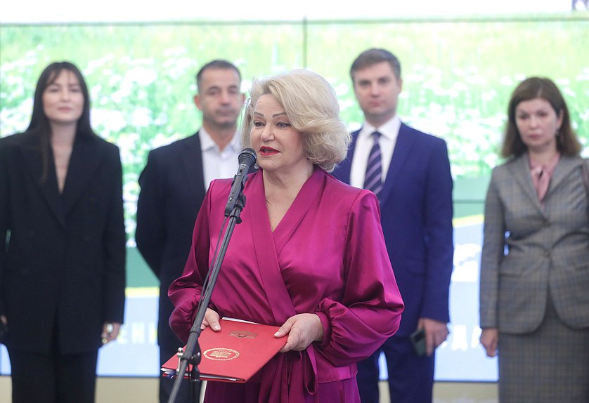 Председатель Комитета по вопросам семьи, женщин и детей Нина Останина