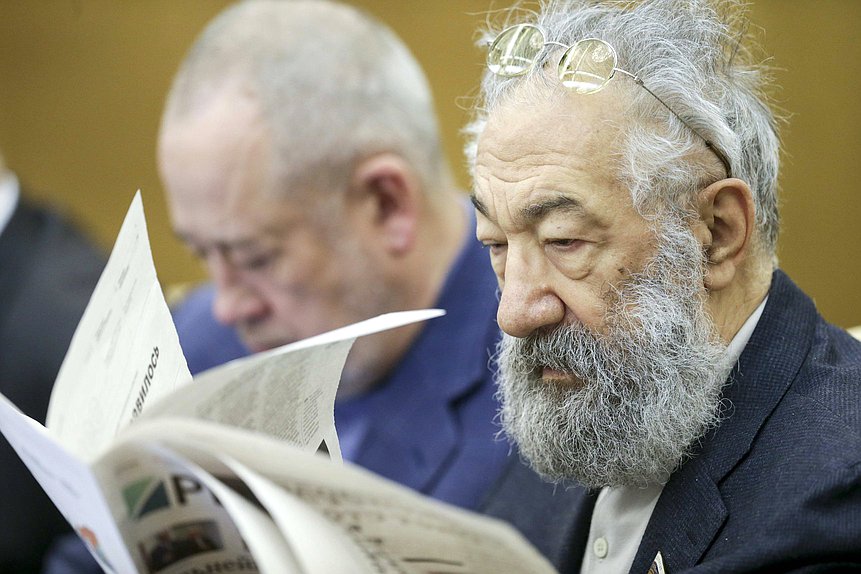 Член Комитета по международным делам Артур Чилингаров