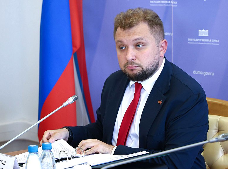 Председатель Комитета по развитию гражданского общества, вопросам общественных и религиозных объединений Борис Чернышов