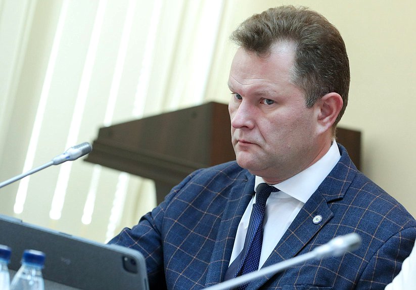 Статс-секретарь — заместитель Министра транспорта РФ Дмитрий Зверев