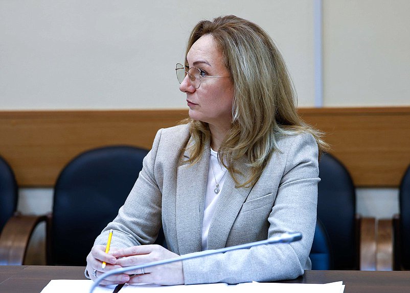 Член Комитета по просвещению Лариса Тутова