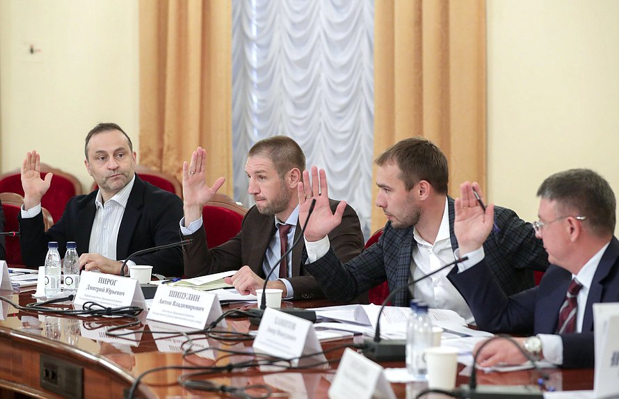 Председатель Комитета по физической культуре и спорту Дмитрий Свищев, Первый заместитель Председателя Комитета Дмитрий Пирог и заместители Председателя Комитета Антон Шипулин и Амир Хамитов
